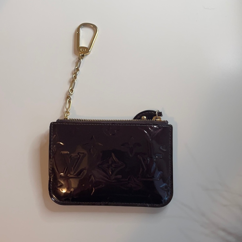 Louis Vuitton key and card holder in good condition